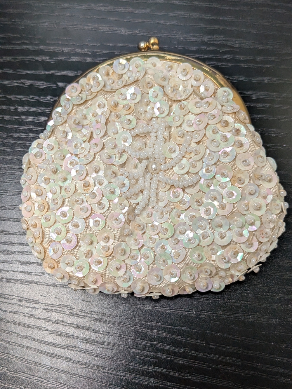 Vintage Iridescent Sequin & Beaded Kiss Lock Coin Purse Evening Bag Ivory